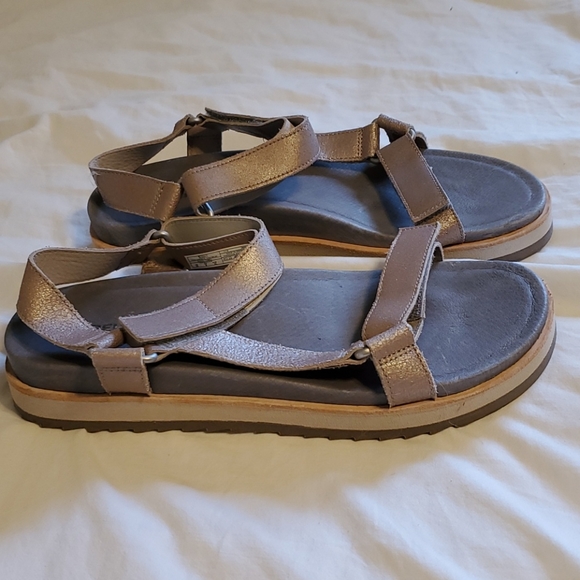 Merrell sandals - Picture 2 of 2